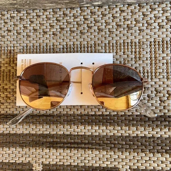 American Eagle  | Sunglasses - Picture 1 of 5
